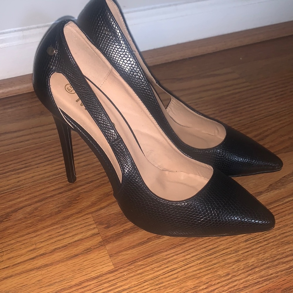 Black snake print stiletto heels.